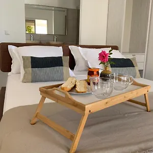 jolie-villa-avec-piscine-au-bord-de-leau.comcaribbean.com/