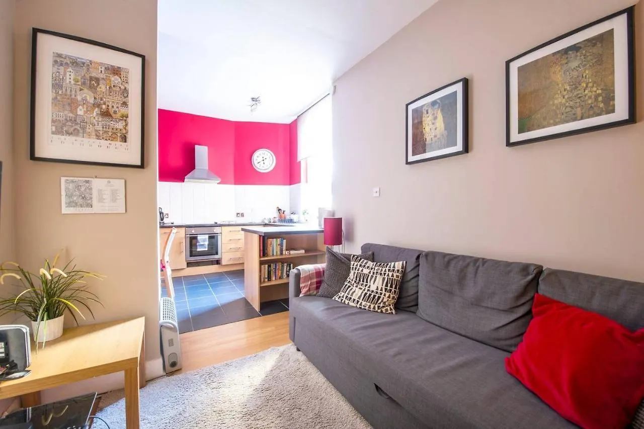 Joivy Amazing Location - Charming Apartment By The Edinburgh Castle!